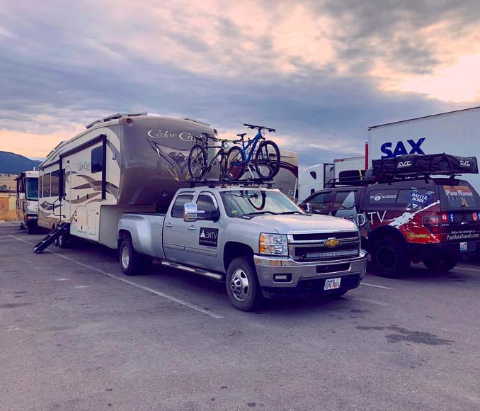 fifth wheel and truck