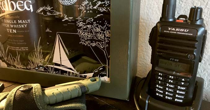 Yaesu FT-65R Monitoring Stations and Charging