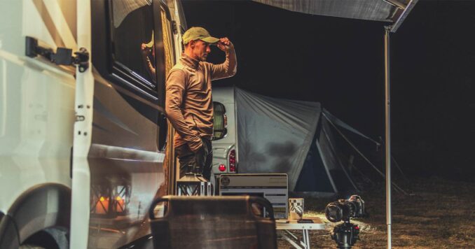 Guy Boondocking and getting Internet access when off the grid